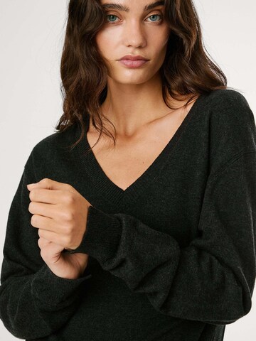 Pepe Jeans Trui 'CORALINE' in Zwart