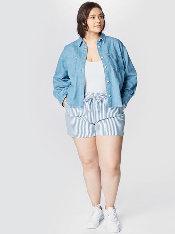 ABOUT YOU Curvy Regular Shorts 'Noelia' in Blau