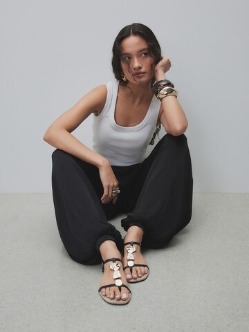 Next Σανδάλι με λουράκια σε μαύρο