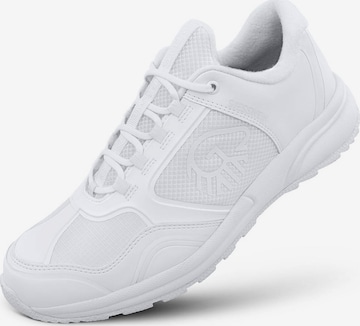 Chaussure de sport GIESSWEIN en blanc : devant