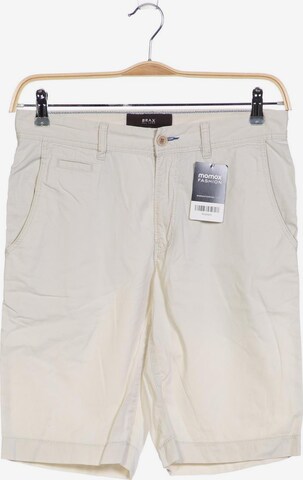 BRAX Shorts in 31-32 in White: front
