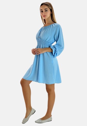 Elara Kjole i blå
