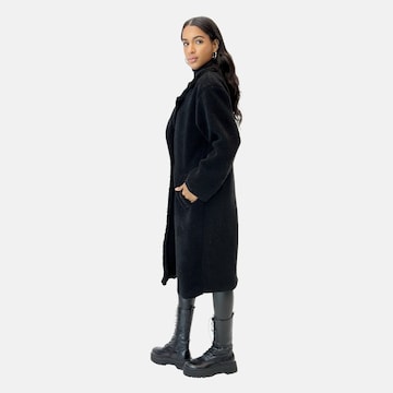 Cappotto invernale di Elara in nero