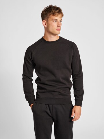 Hummel Sweatshirt 'Red' in Black: front