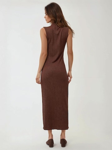 Abito in maglia di Hiccup in marrone