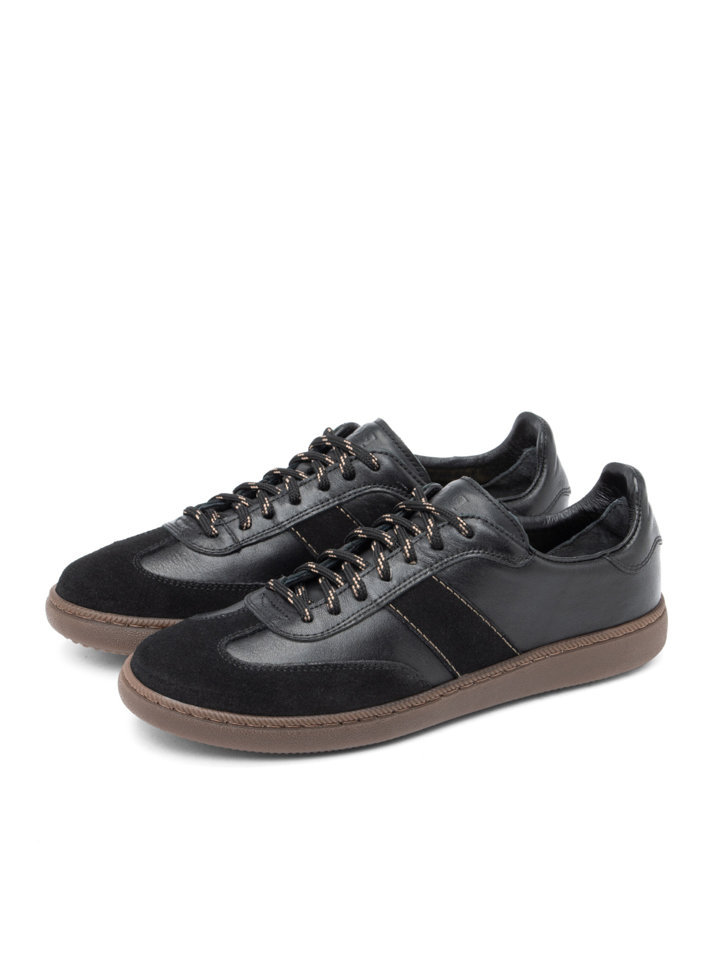 Sneaker bassa di RYŁKO in nero