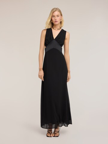 MOTIVI Dress in Black