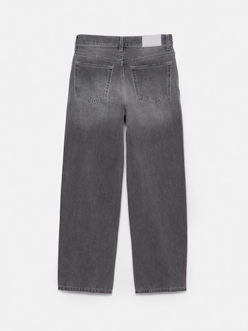 Pull&Bear Loosefit Jeans in Grau
