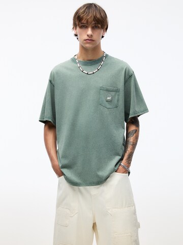 Pull&Bear Koszulka w kolorze zielony: przód