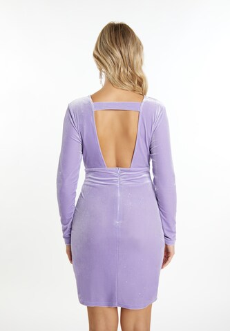 faina - Vestido em roxo