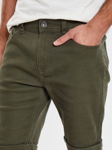 Threadbare Regular Shorts 'Sanky' in Grün