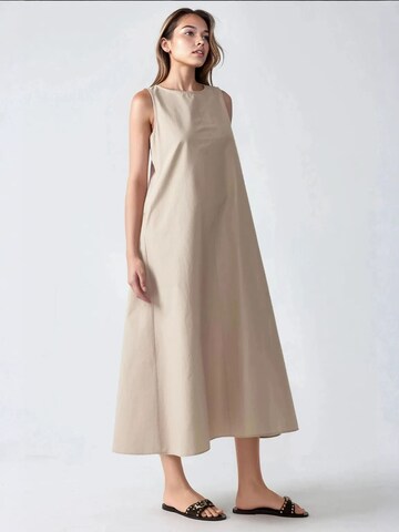 Abito di Hiccup in beige
