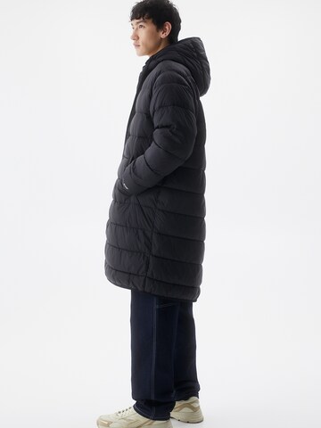 Pull&Bear Mantel in Schwarz
