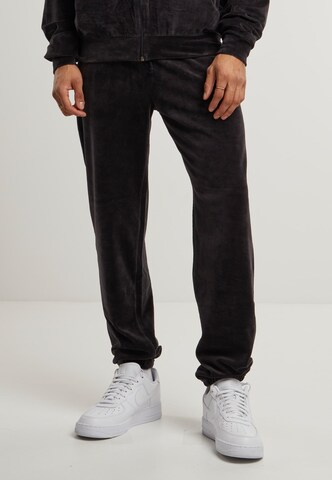 Effilé Pantalon Urban Classics en noir : devant
