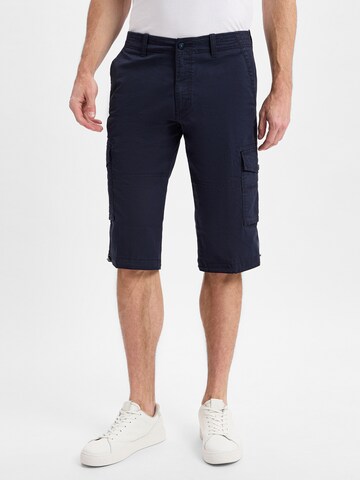 bugatti Shorts in Blau: Vorderseite