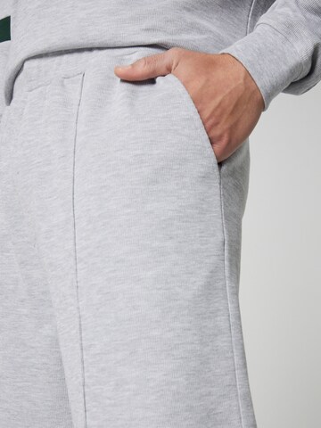 Loosefit Pantaloni 'Nino' di Guido Maria Kretschmer Men in grigio