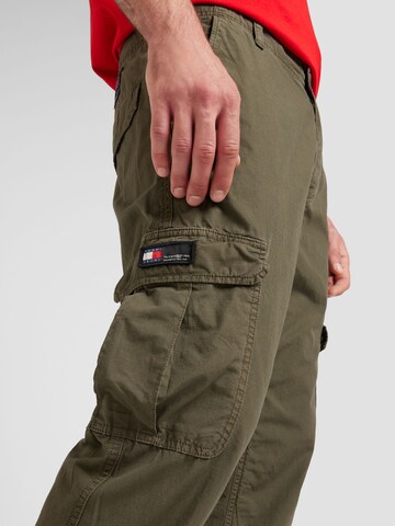 Effilé Pantalon cargo 'ETHAN' Tommy Jeans en vert