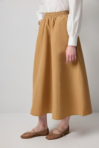 Touche Prive Rok in Beige: voorkant