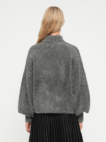 YAS Pullover 'YASLISTRA' in Grau
