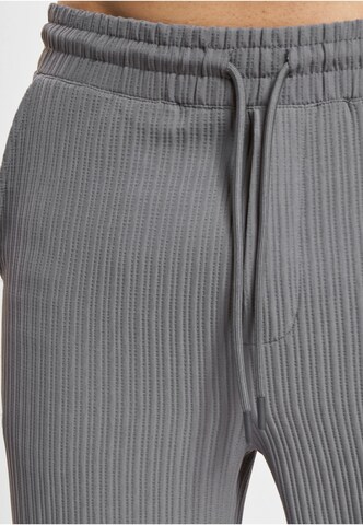 Loosefit Pantaloni 'Paris' di DEF in grigio