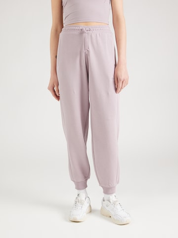 ADIDAS SPORTSWEAR - Tapered Pantalón deportivo en lila: frente