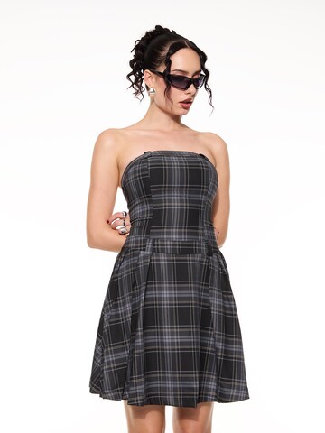 Robe SHYX en gris : devant