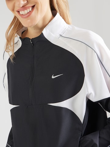 juoda NIKE Džemperis treniruotėms 'TEMPO SWSH'