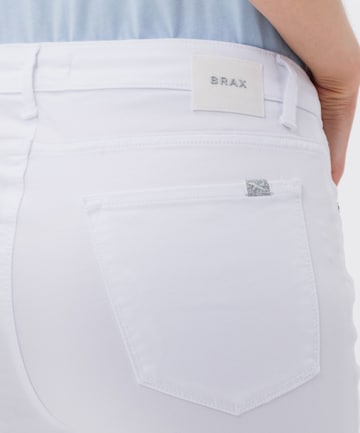 BRAX Skinny Jeans 'Shakira' in White