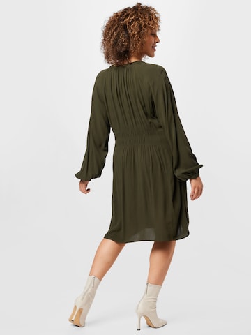 ABOUT YOU Curvy Shirt Dress in Green