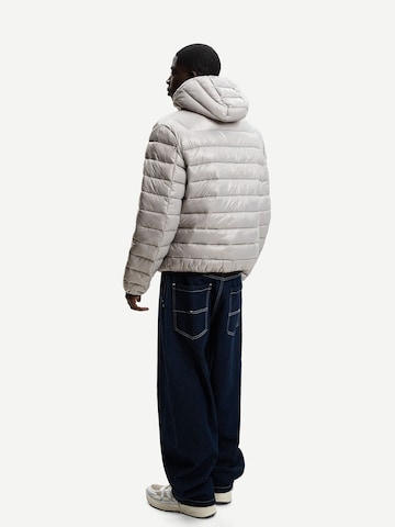 Bershka Зимно яке в сиво