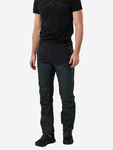 SWEDEMOUNT - regular Pantalón de montaña 'Nordkap' en verde: frente