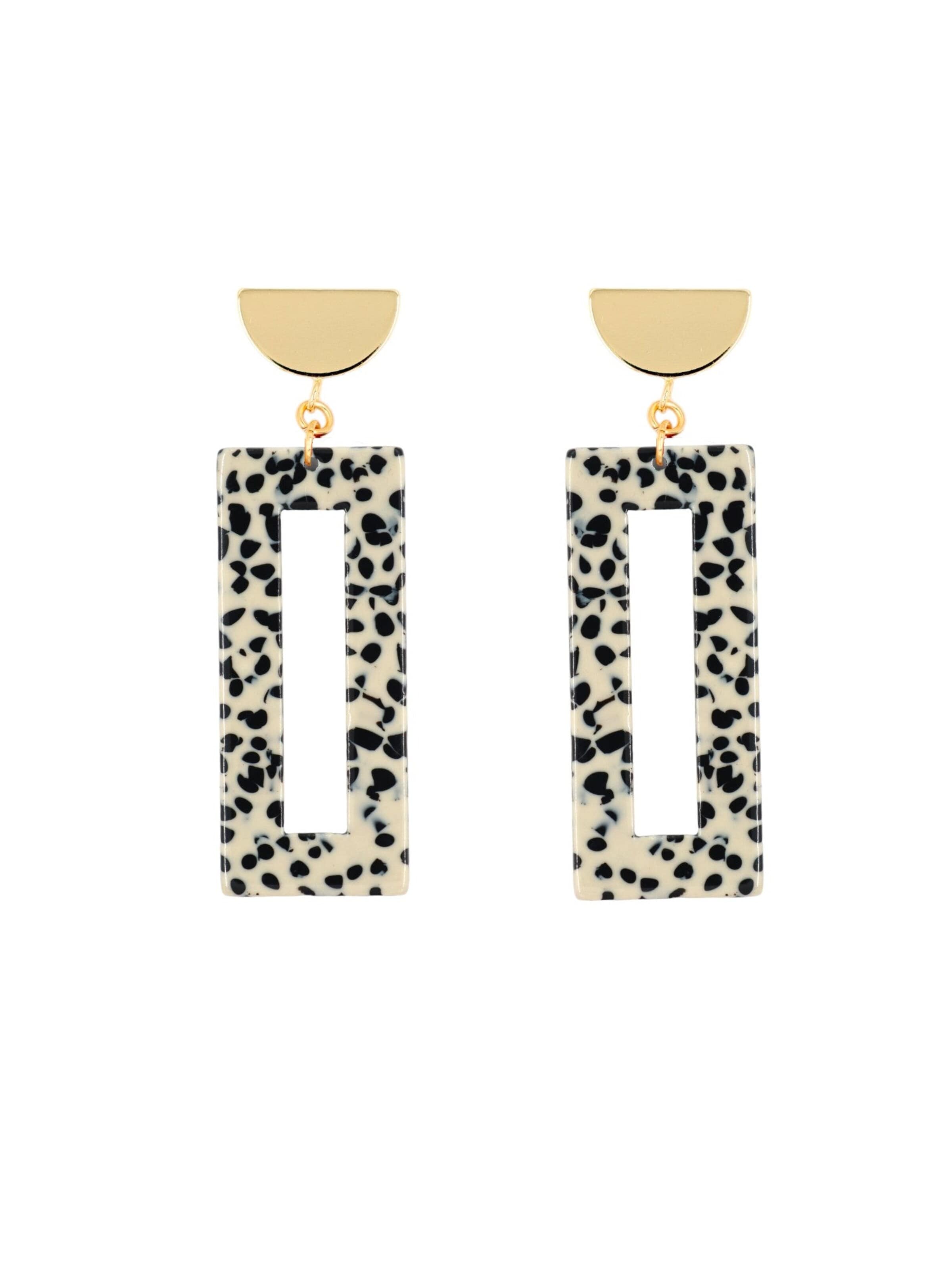 Fräulein Wunder Earrings 'Acetat Akane' in Beige: front