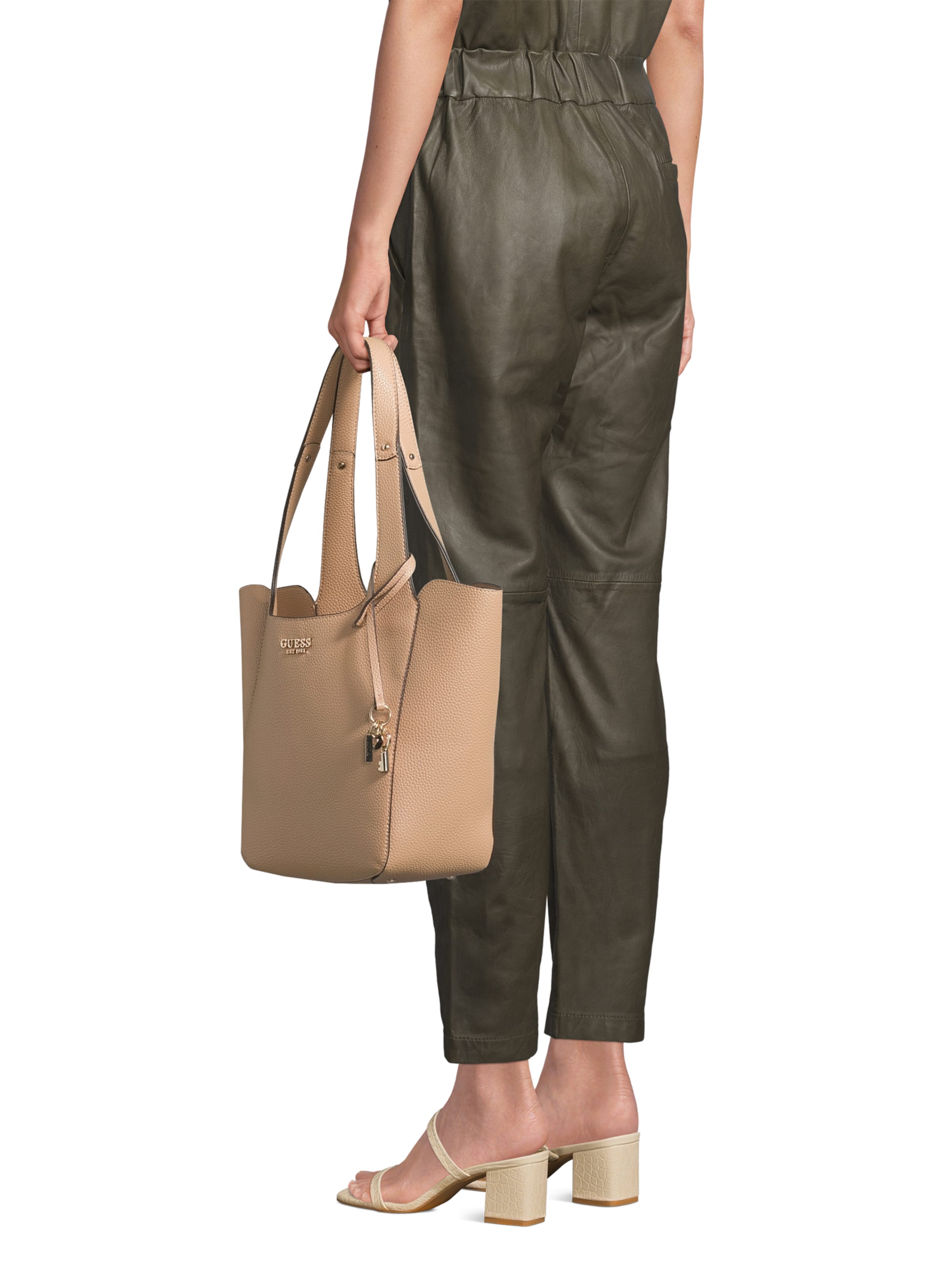 GUESS Tasche 'Helina' in Beige