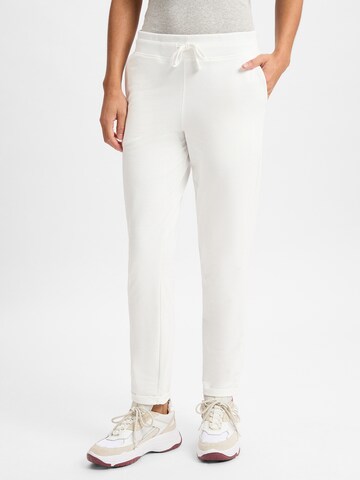 Marie Lund Regular Sweat-Hose in Weiß: Vorderseite