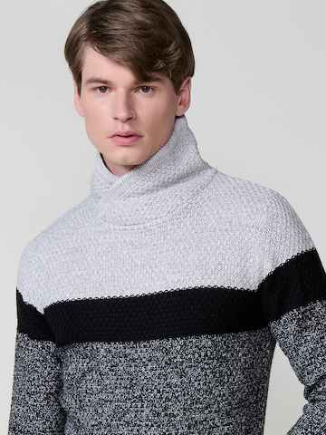 KOROSHI Pullover i grå