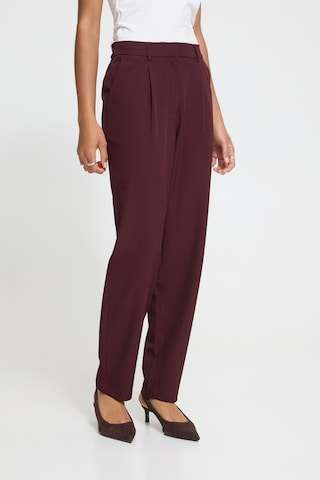 ICHI Regular Pleat-front trousers 'IHFava' in Red: front