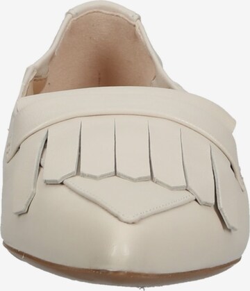 PETER KAISER Classic Flats in Beige