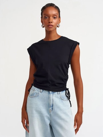 T-shirt Dilvin en noir : devant