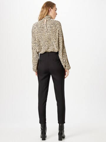 Coupe slim Pantalon 'LORNA' In The Style en noir