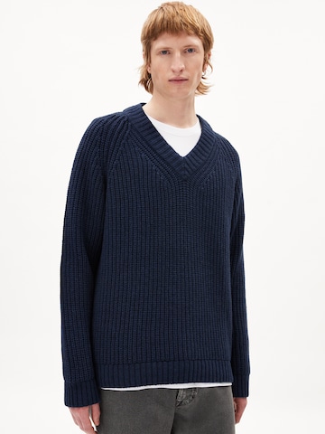 ARMEDANGELS Sweater 'MAALON' in Blue: front