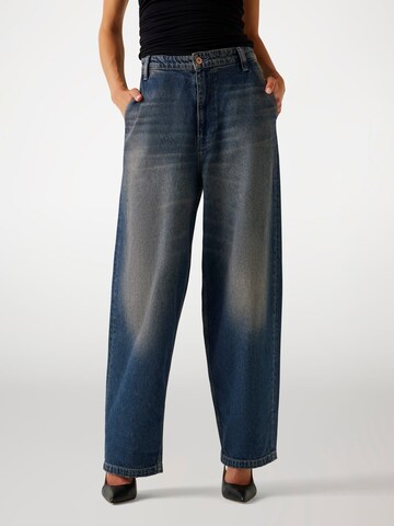 GUESS Wide leg Jeans in Blue: front