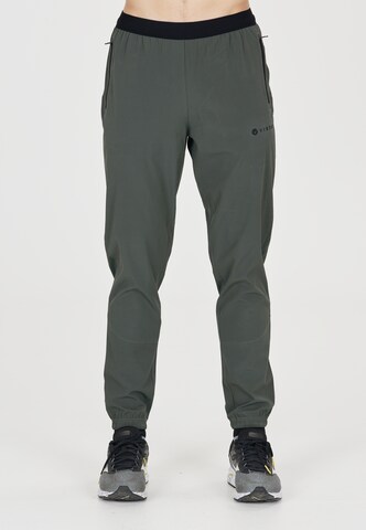 Virtus Tapered Sportbroek 'Colin' in Groen: voorkant