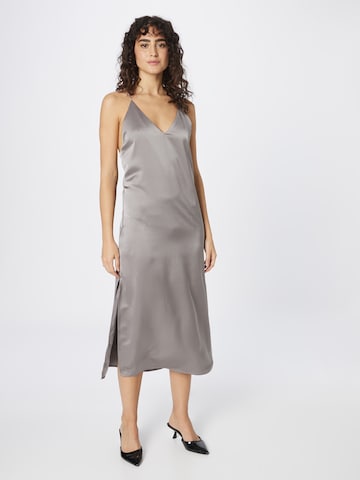 BRUUNS BAZAAR - Vestido 'Catmint' en gris: frente