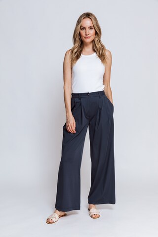 Zhrill Regular Pleat-Front Pants in Blue