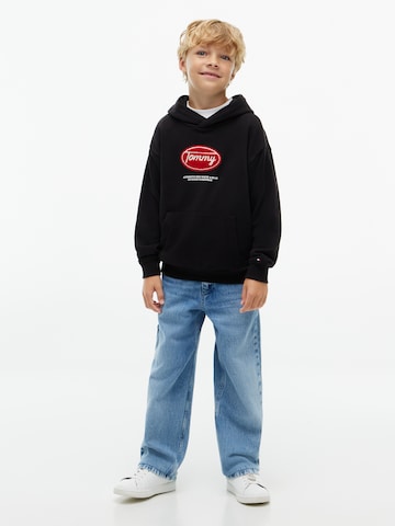 TOMMY HILFIGER Sweatshirt in Zwart: voorkant