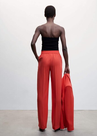 MANGO Loose fit Trousers with creases 'Iguana' in Red