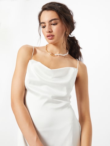 Robe de cocktail Maya Deluxe en blanc