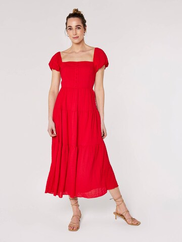 Apricot Kleid in Rot