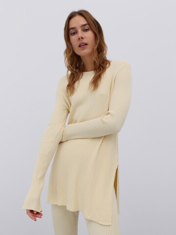 EDITED Sweater 'Felka' in Beige: front