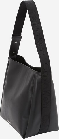 Borsa a spalla 'Gracie' di Calvin Klein in nero